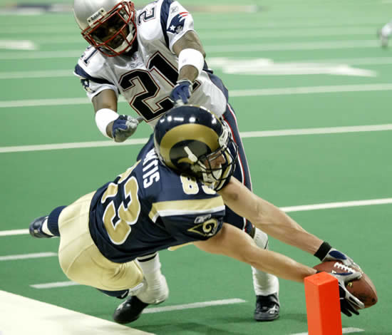 Kevin Curtis Reaches for a TD Kevin Curtis Reaches for a TD